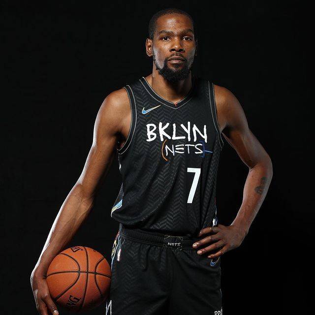 笑容中带着 笑容中带着